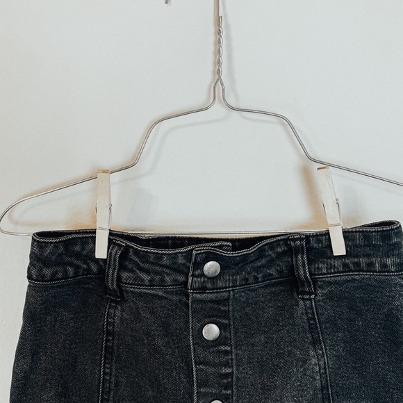 Black Fray Button Skirt - Picture 4 of 5